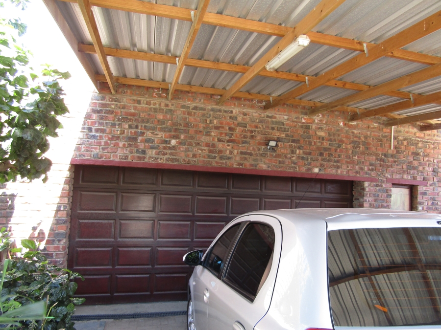 4 Bedroom Property for Sale in Kruisfontein Eastern Cape